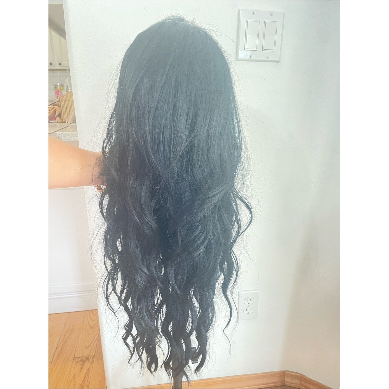 NEW AISI 26″ Black Wavy Women’s Hair Synthetic Wig
