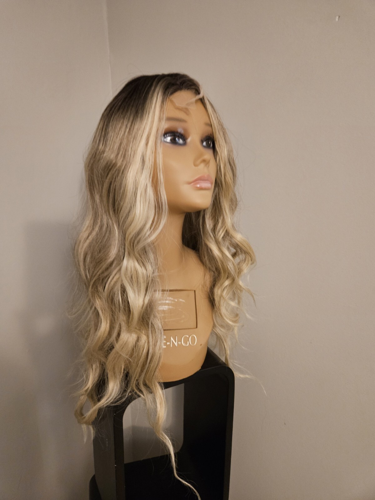 26″ AMAZING Lace Front Mixed DIRTY BLONDE ROOTED WAVY BANGS WIG