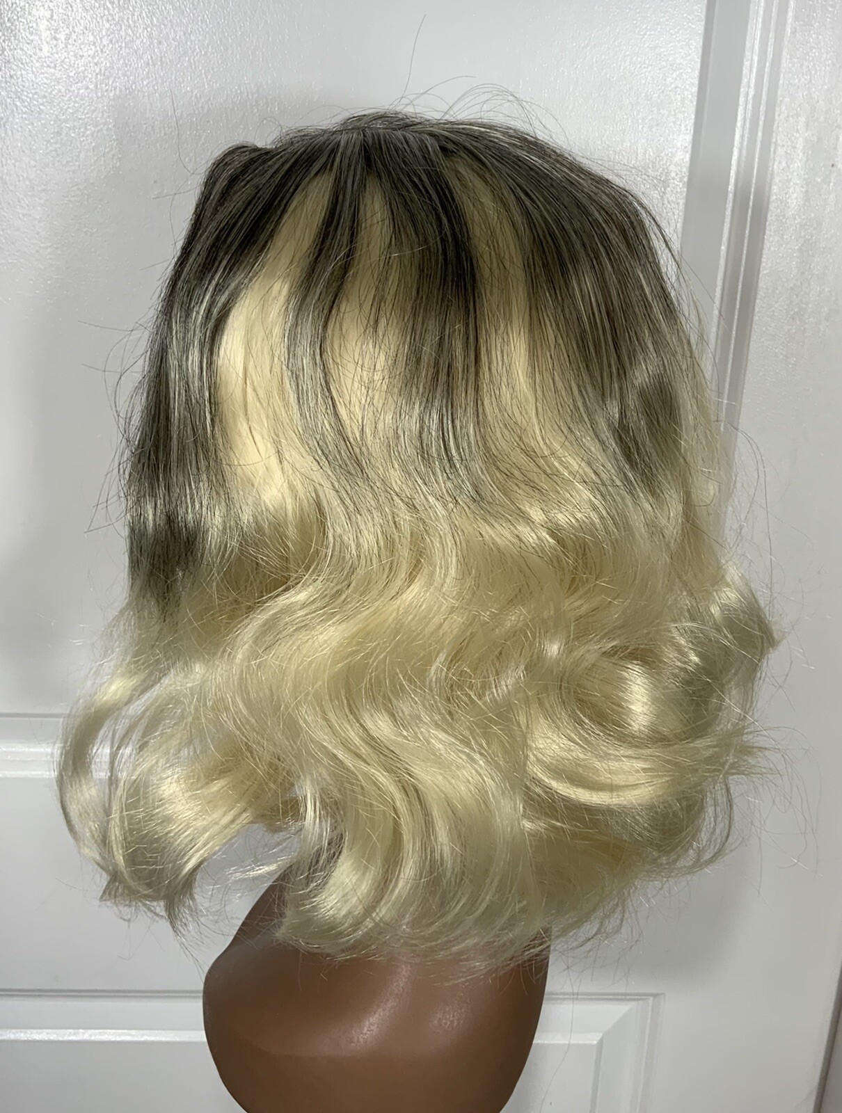 Synthetic Wig Light Blonde/Ash Gray Roots SZ Average Wavy Shoulder Length J-2