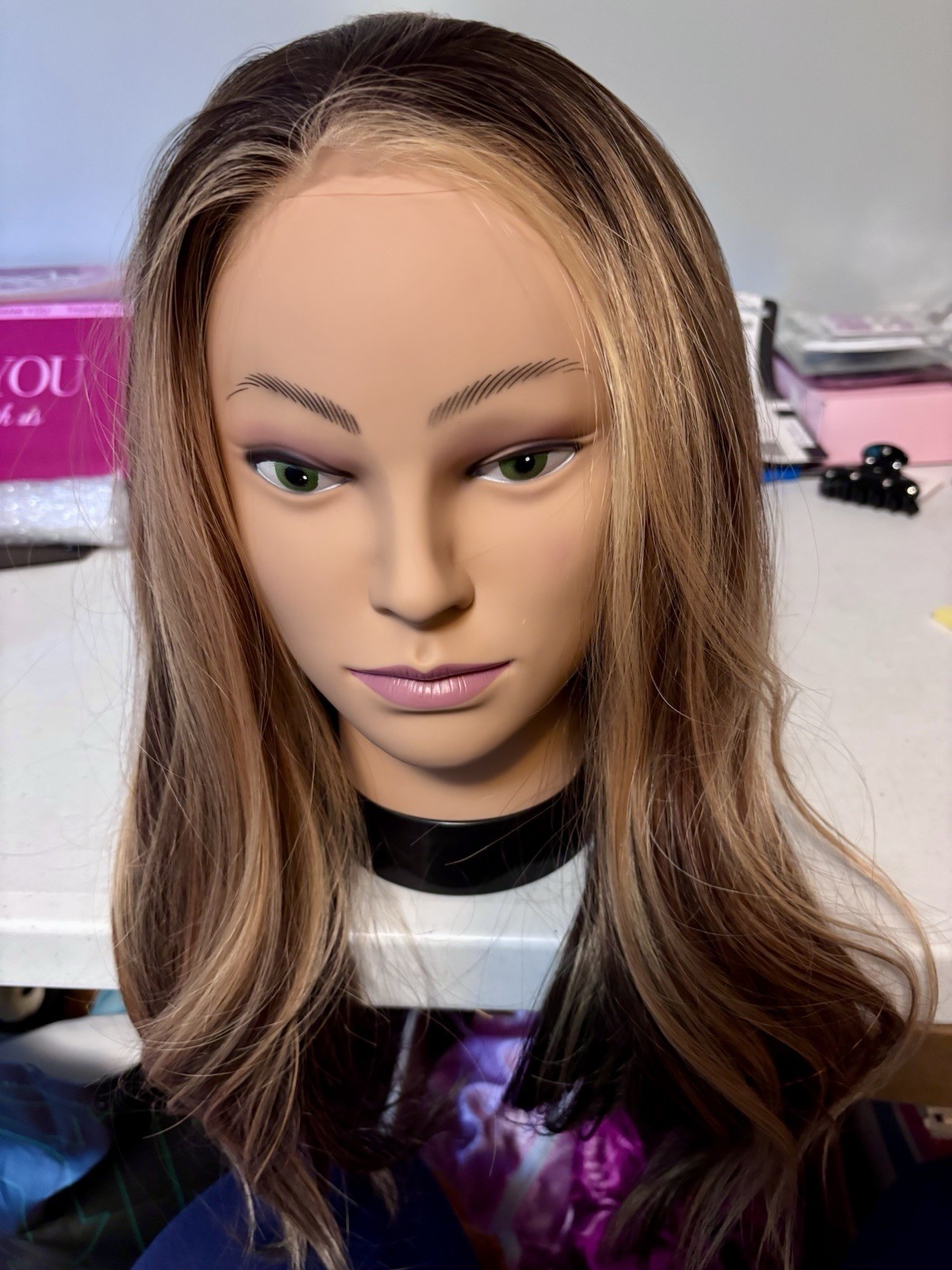 Chelsey Smith Crowns Corelle Parisian Cocoa Size large Wig Excellent Condition!