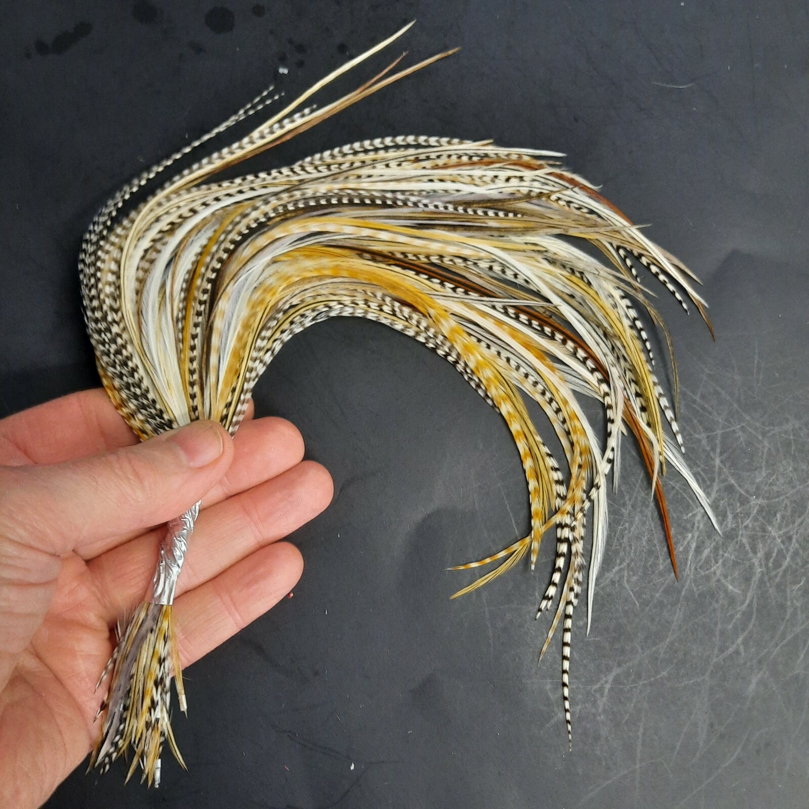 100 6 – 9″ NAT MIX WHITING GRIZZLY ROOSTER SADDLE FEATHERS FOR HAIR EXTENSIONS