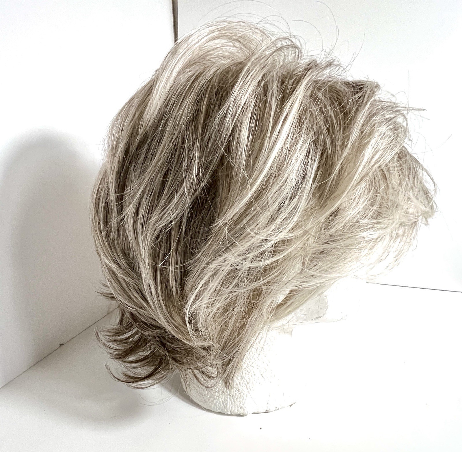 Jon Renau NAOMI Wig SmartLace HD Heat Defiant Shag Grey Blonde Mix 56F51 Box