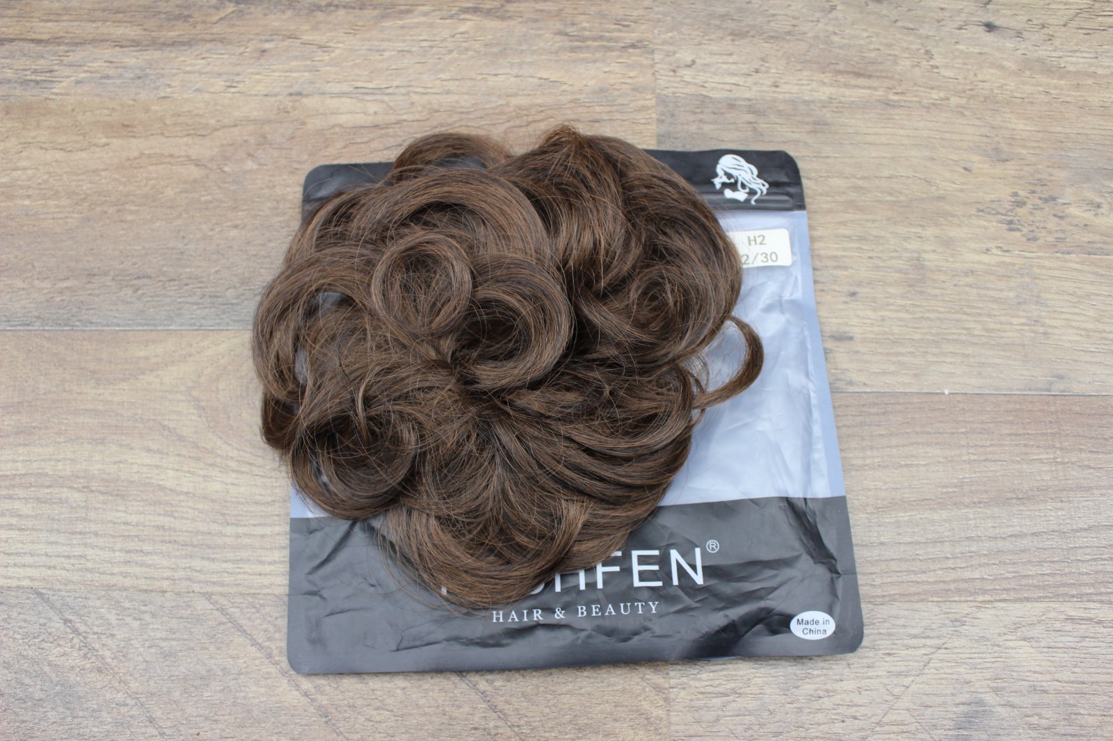 Feshfen Hair and Beauty Messy Bun Hair Piece Light Auburn H2# 2/30 NEW in Pack