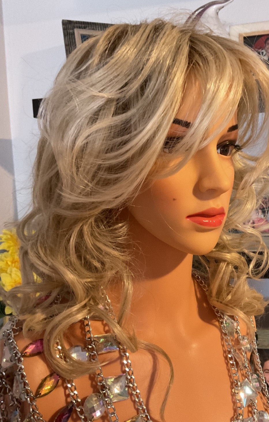 Toni Brattin – 360 Beachy Wave -platinum Blonde – BRAND NEW WITH TAGS AND BOX