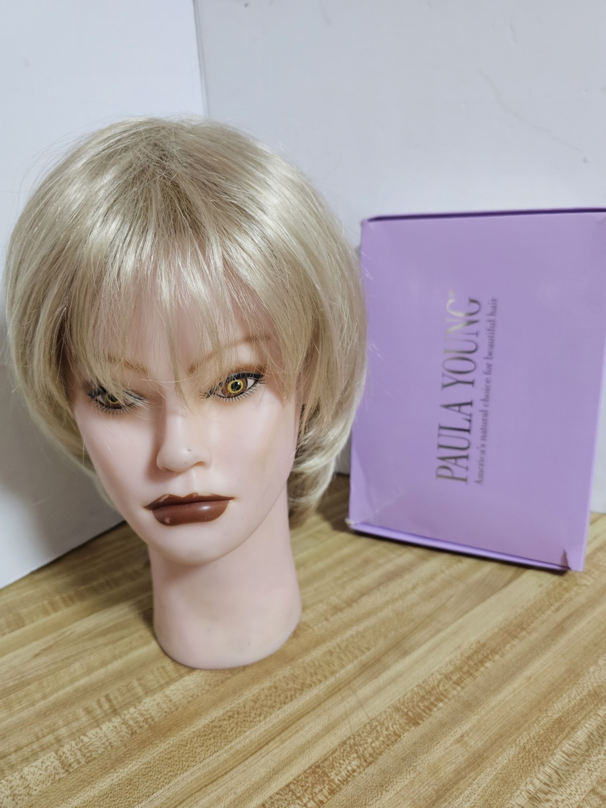VINTAGE Paula Young SHERYL Wig • Salon Quality Synthetic • SZ Average Blonde