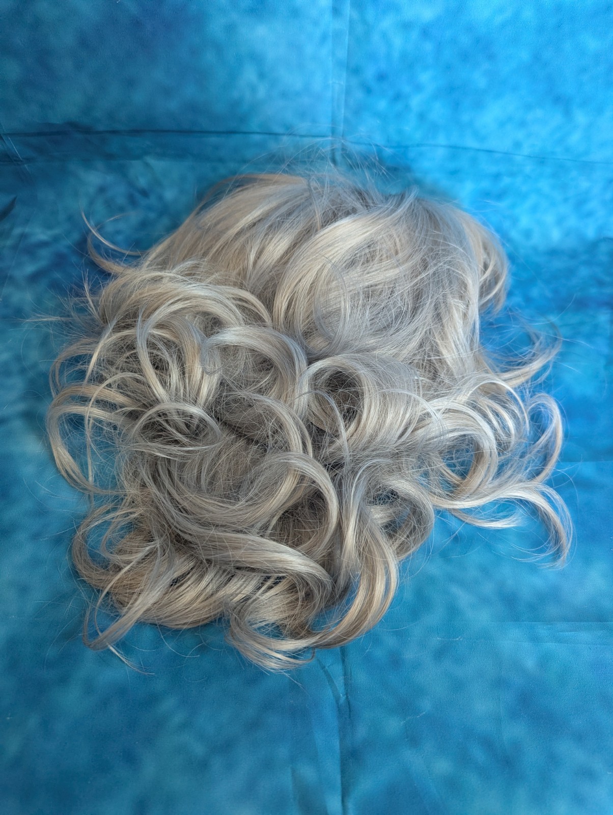 Sallcks Grey Silver Wig With Bangs Chin Length Heat Resistant NWT