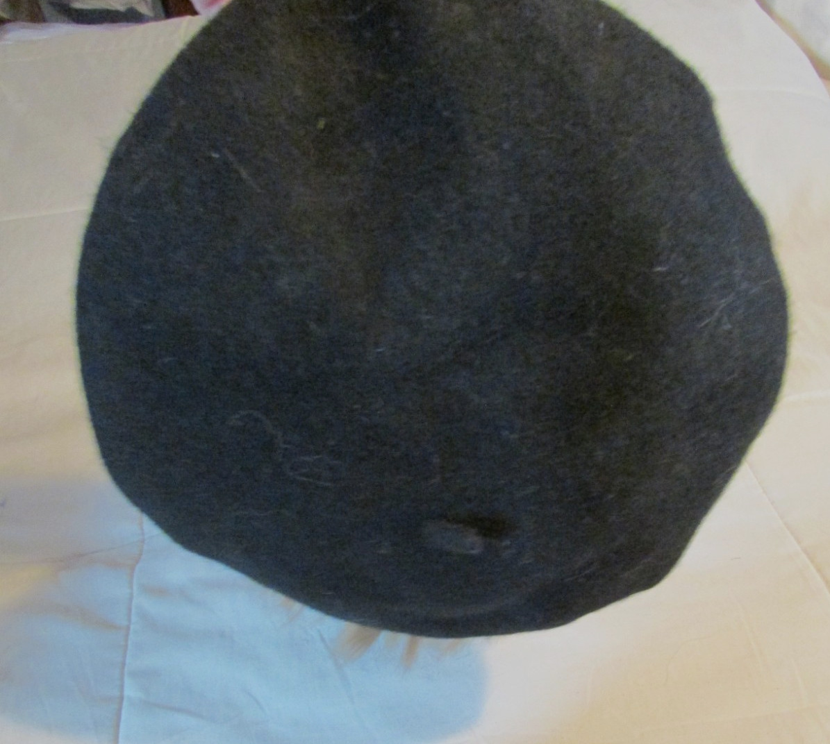 Women Solid Beret Black Hat Faux Woolen Cap W/Dark Blonde Hair Wig Hairpiece