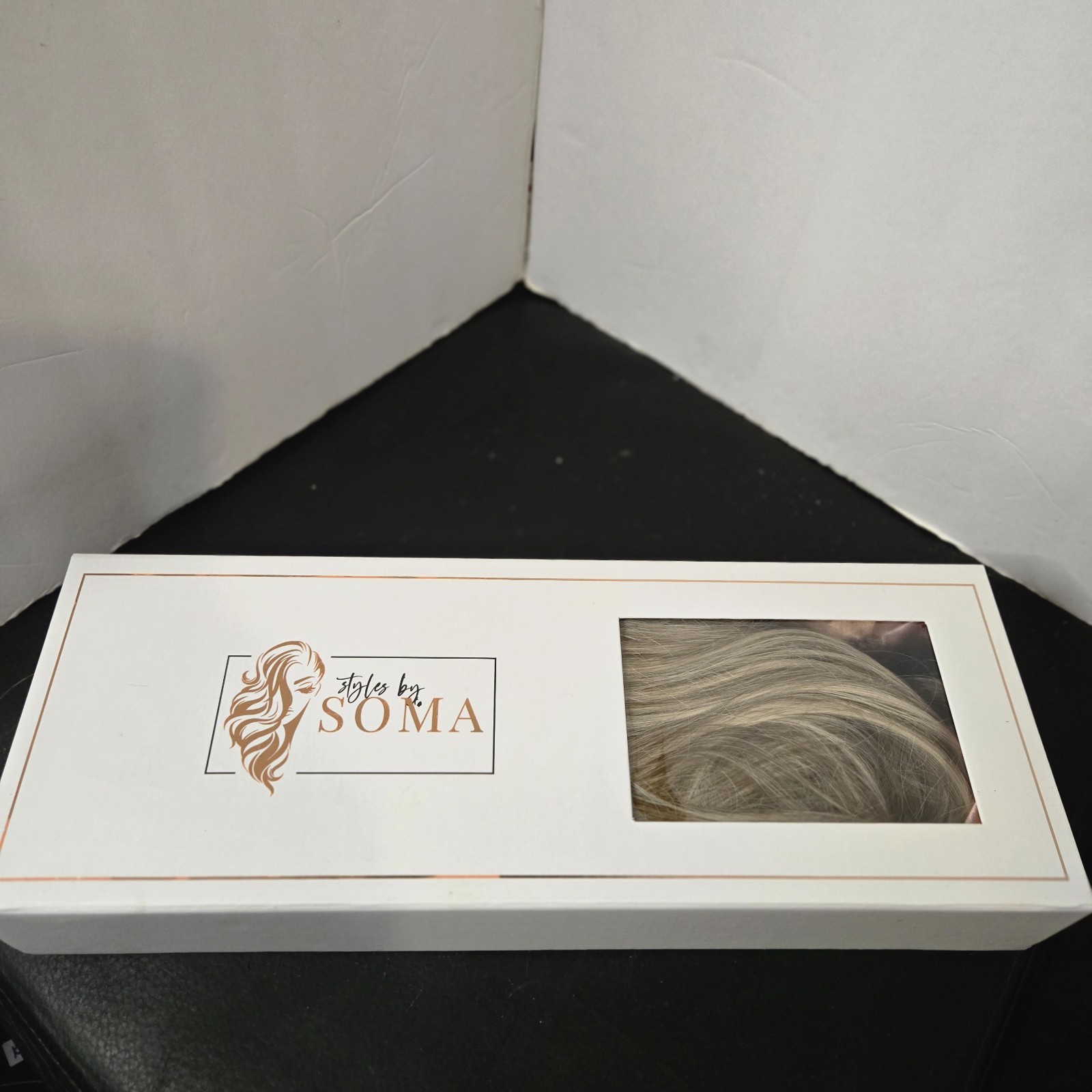 Styles by Soma SBS Synthetic Wig Outstanding Ovation Frosted Blonde New Open Box