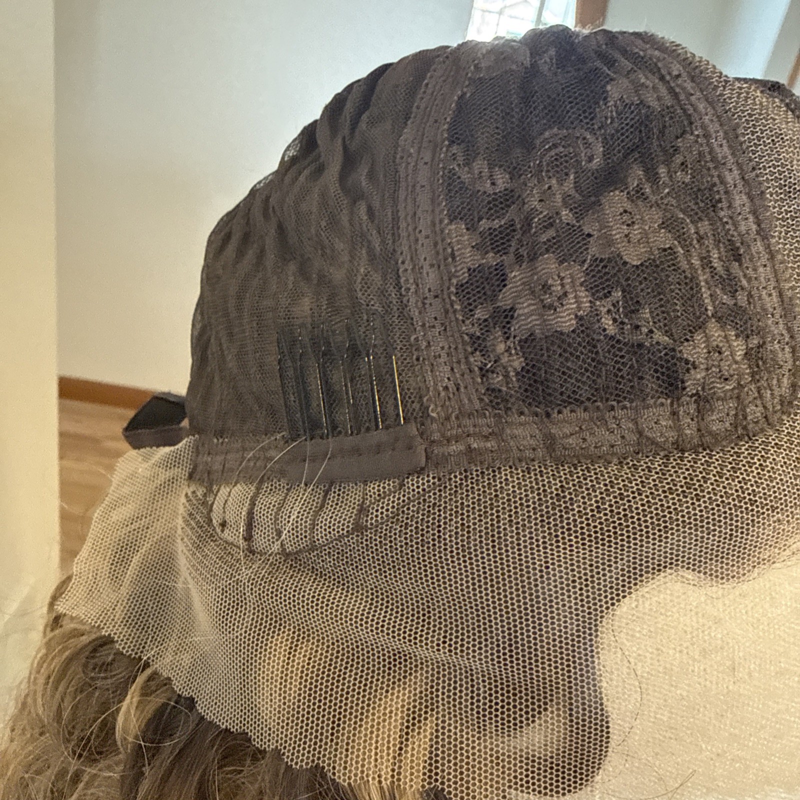 388 Curly Long Lace Cap Dark Blonde 24” Synthetic Big Hair. Very Nice 388