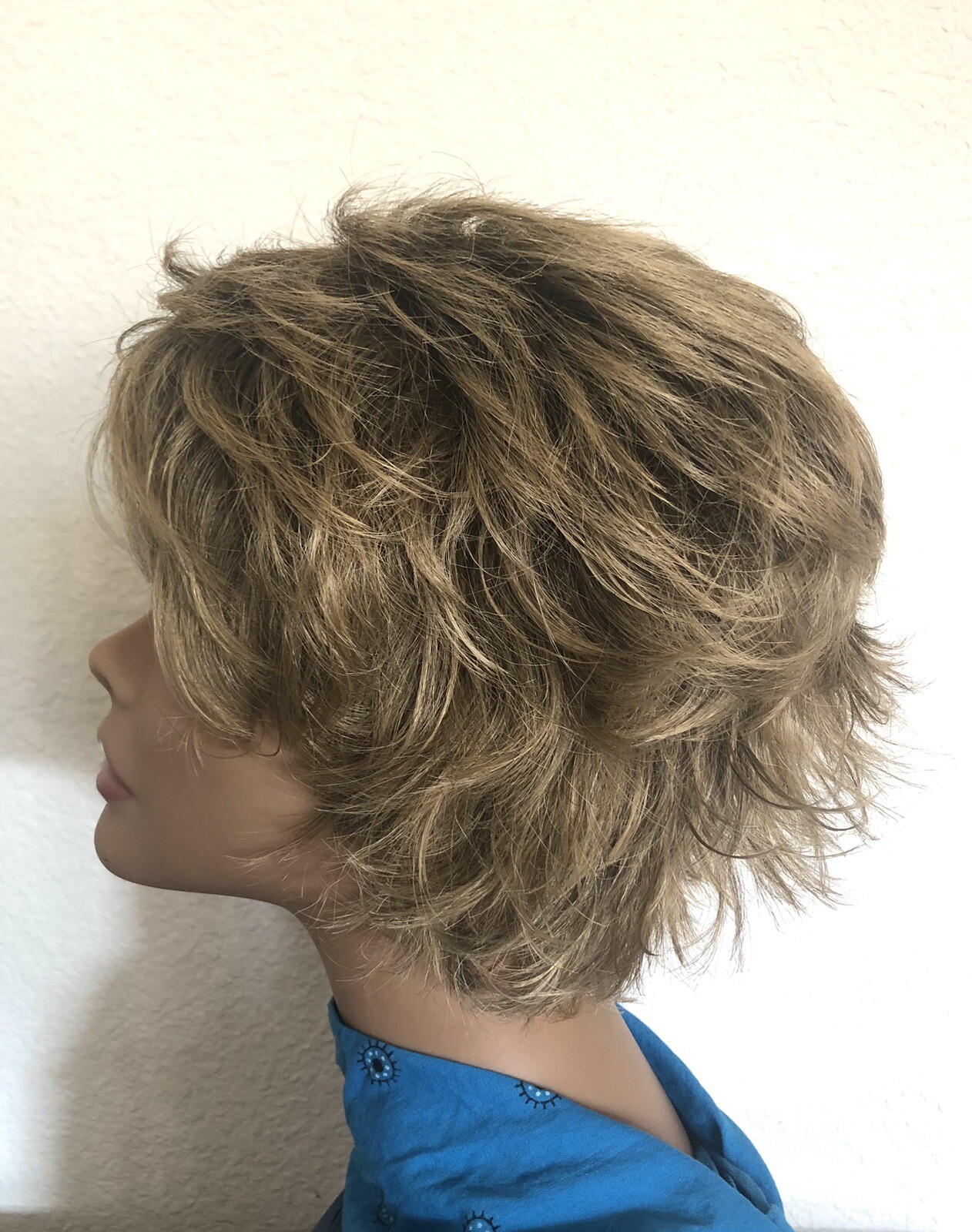 Retro Mona Lisa “Winona” Wig 1444 Color 24B/T18, New, READ DESCRIPTION