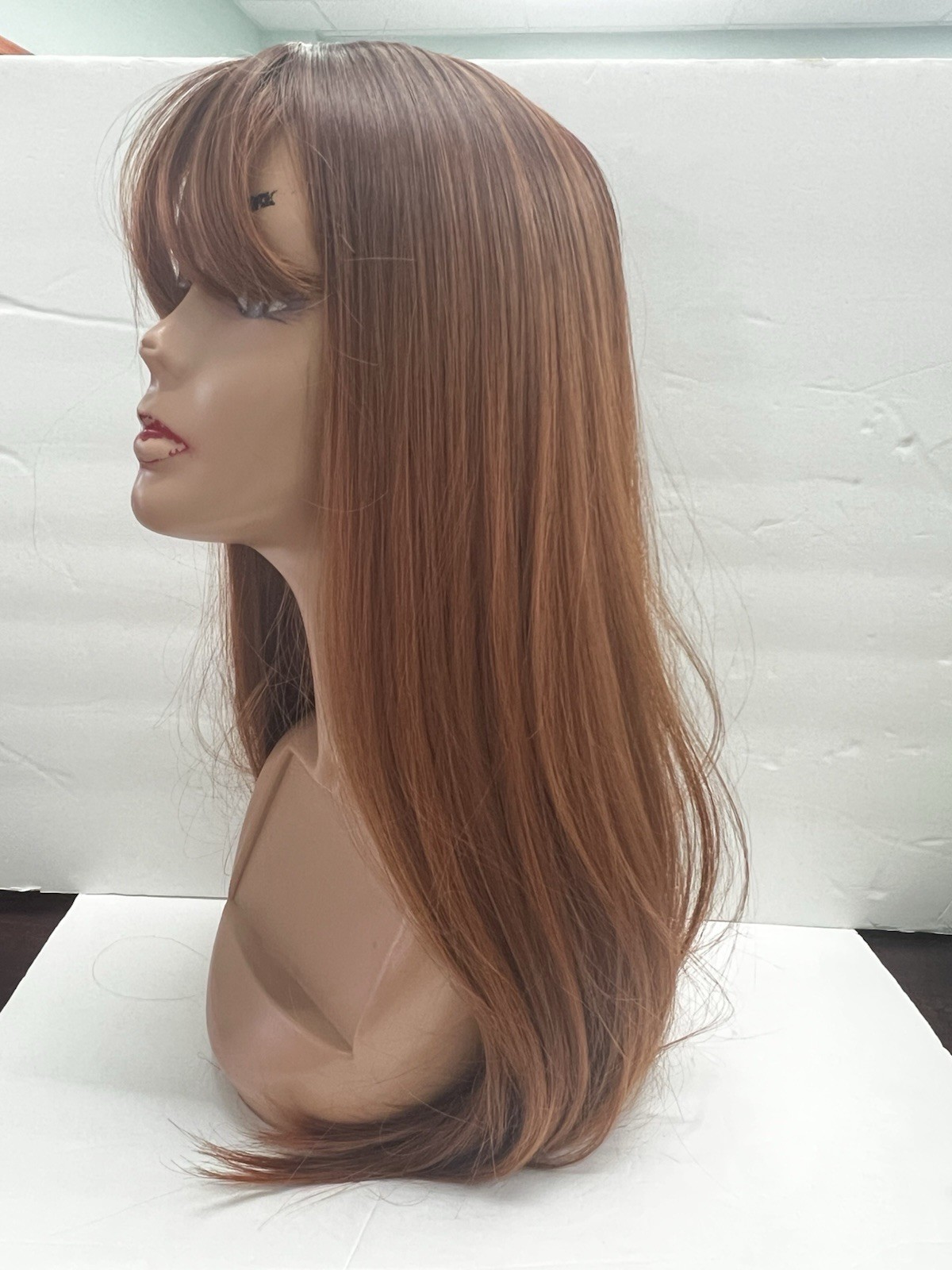 Synthetic Straight Wig As Shown In The Pictures.New with Tag Without Box 0.58lbs
