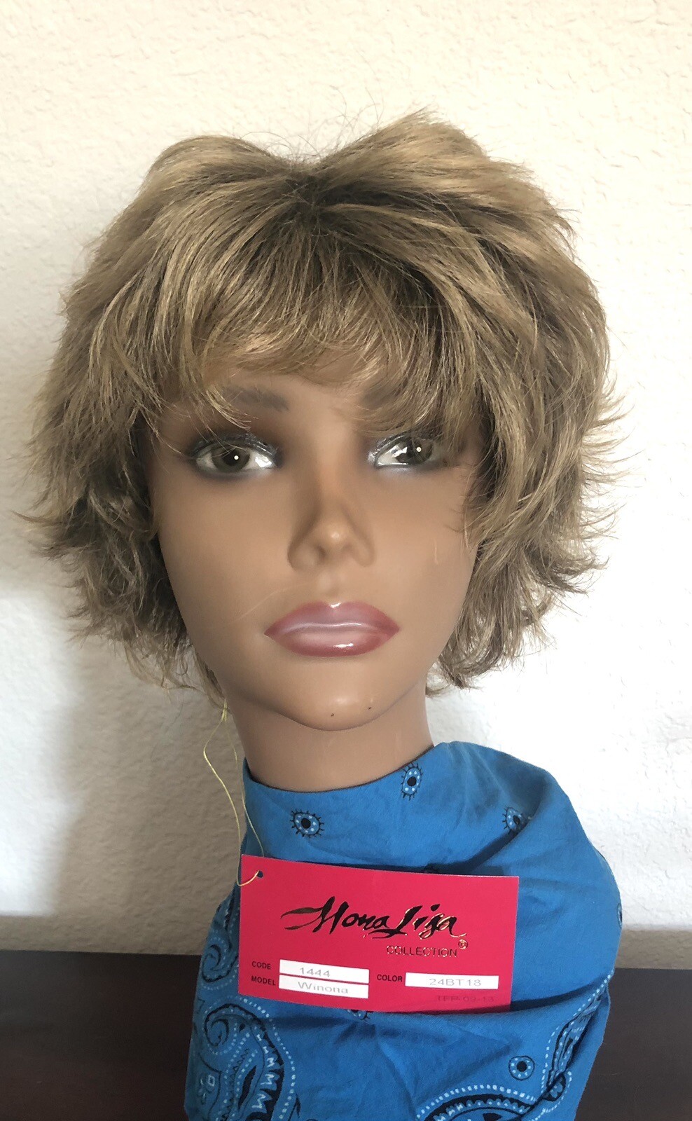 Retro Mona Lisa “Winona” Wig 1444 Color 24B/T18, New, READ DESCRIPTION