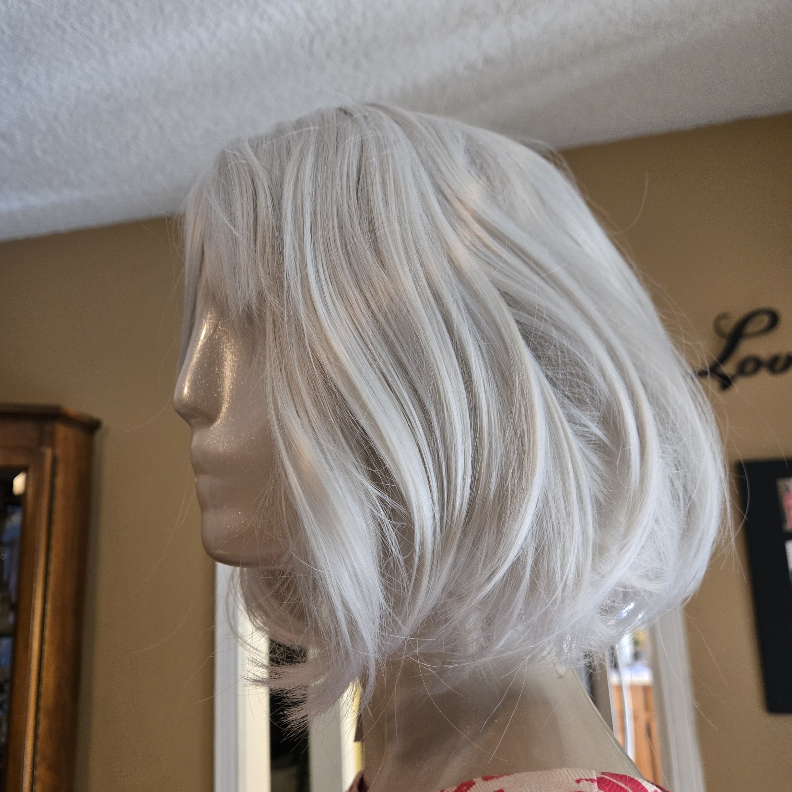 GNIMEGIL Silver Blonde / Ash Blonde Bob Wig w Bangs Short Layered Synthetic NWT