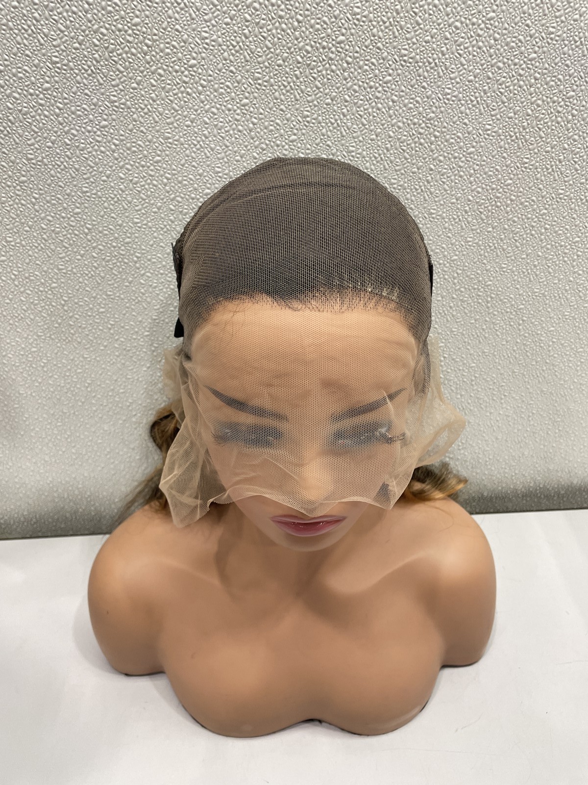 Soeyrkke 1B/27 Body Wave Human Hair Blend HD Transparent Lace Front Wig, 32″