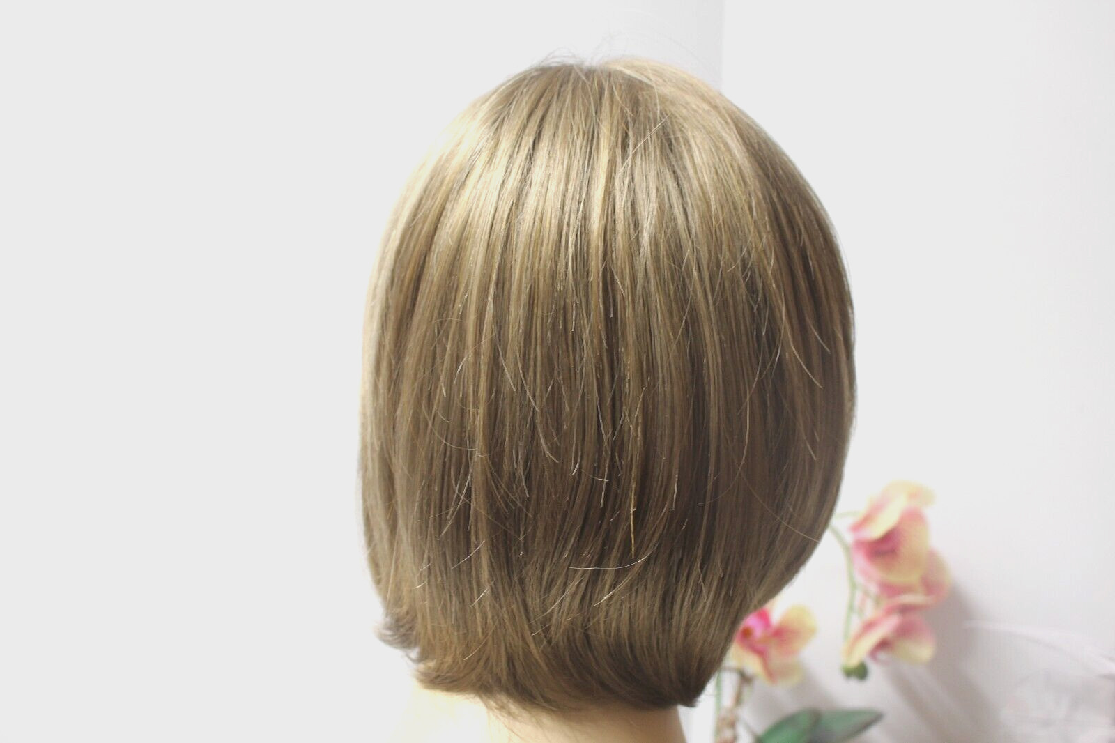 ENVY wig ALYSSA NEW never worn Color: Toasted Sesame Care Instructions in box