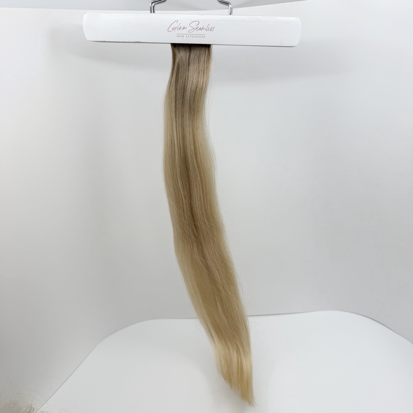 Glam Seamless 20” Tape In Hair Extension Rooted Platinum Blonde #1001 10 Pack