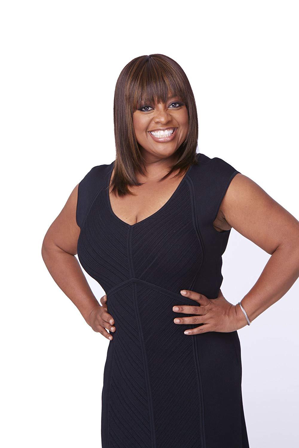 Sherri Shepherd Medium Ash Blonde Light Touch Bob Wig Hair Beauty Accessory