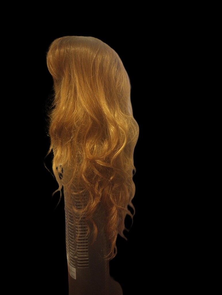 ✨New with tags 28″ Light Alburn Loose Spiral Curl Wig ✨