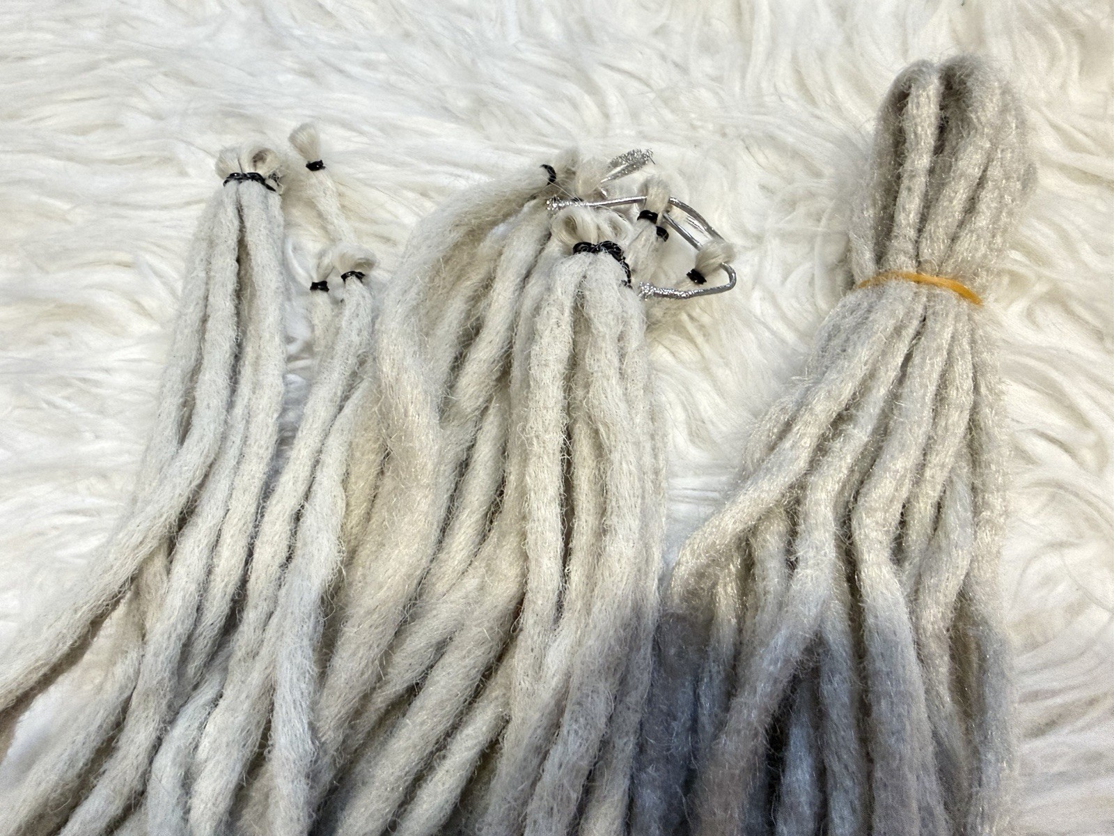 Lot Of 47 Silver Gray Pre-Looped SE DE Dreadlocks Synthetic Hair Extensions New