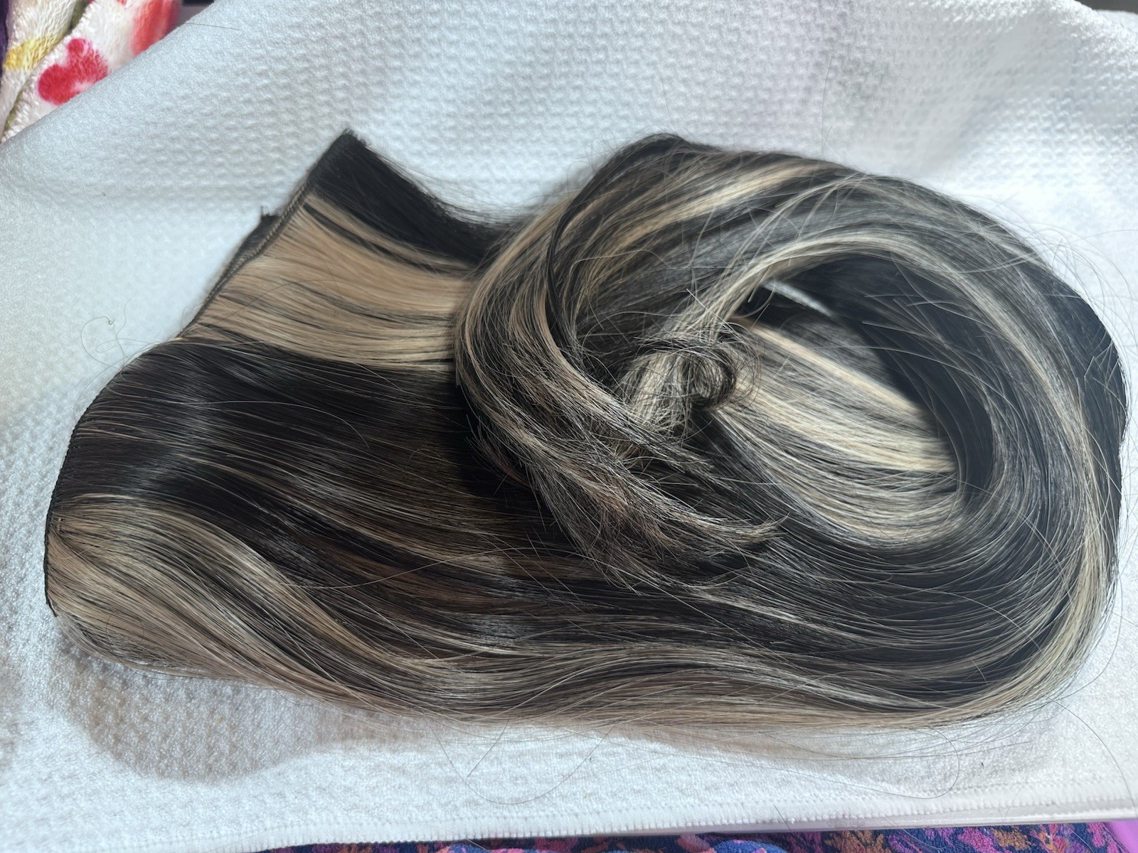 Vigorous Clip-In Synthetic Hair Extension Body Wave Black/Ash Blond 24in