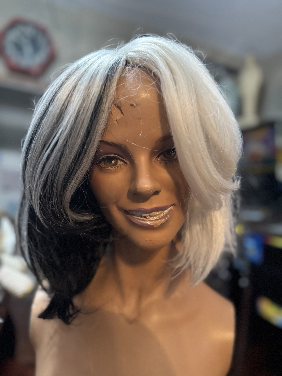 SPIRIT HALLOWEEN CRUELLA WIG Black & White Glam Costume Hair