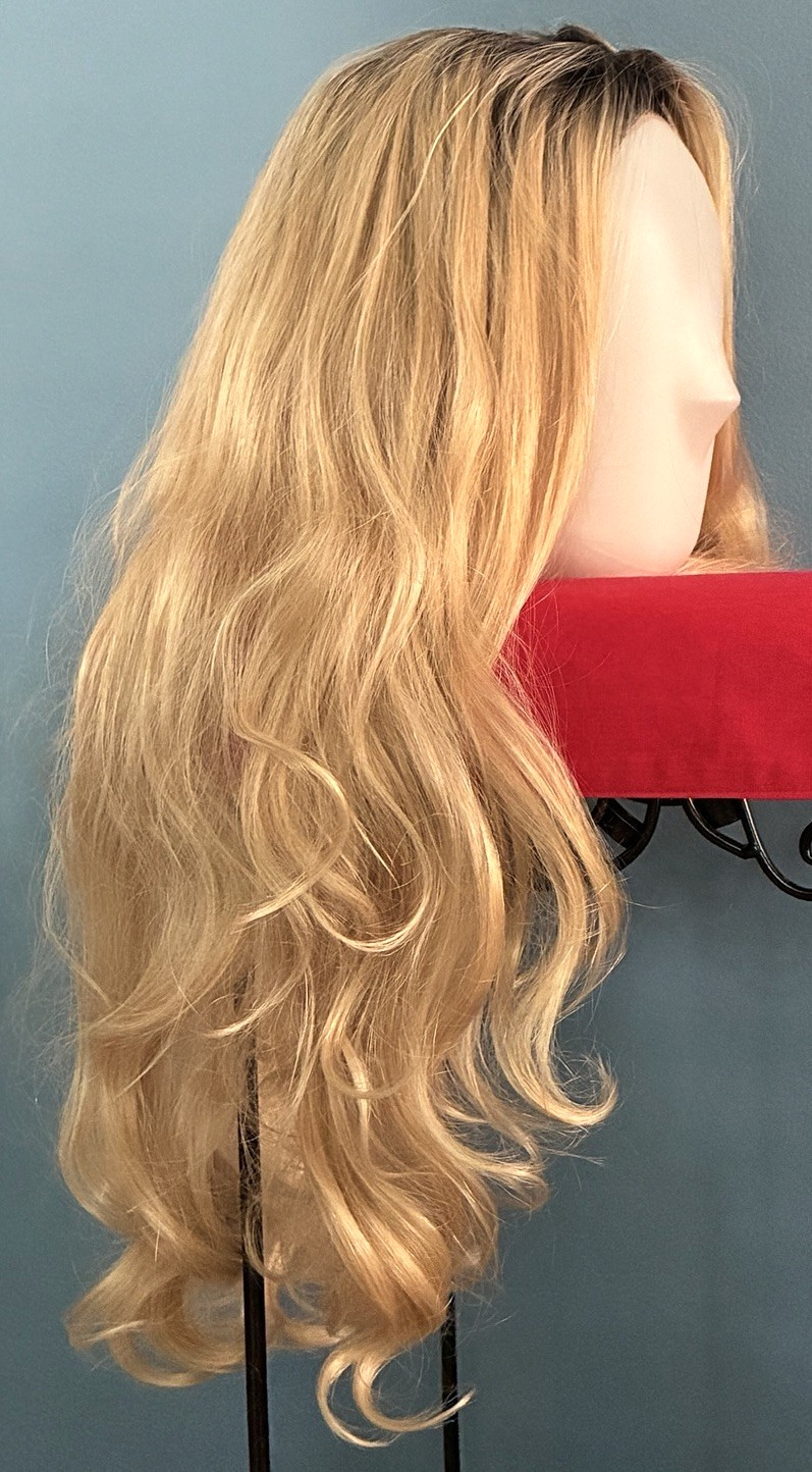 UNIWIGS STYLE SL0116-YL-116 24″ LONG WAVY BLOND BAYALAGE SYNTHETIC HAIR WIG
