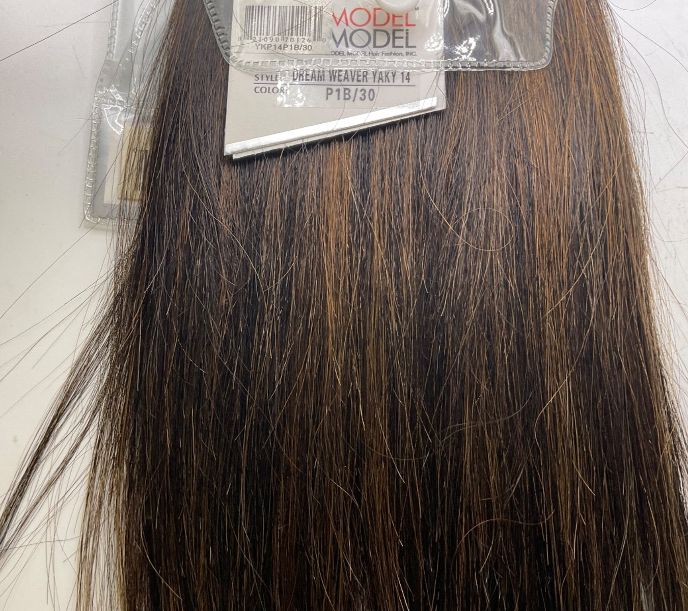 Model Model DreamWeaver 100% Human Hair Yaky 14″ Color: P1B/30