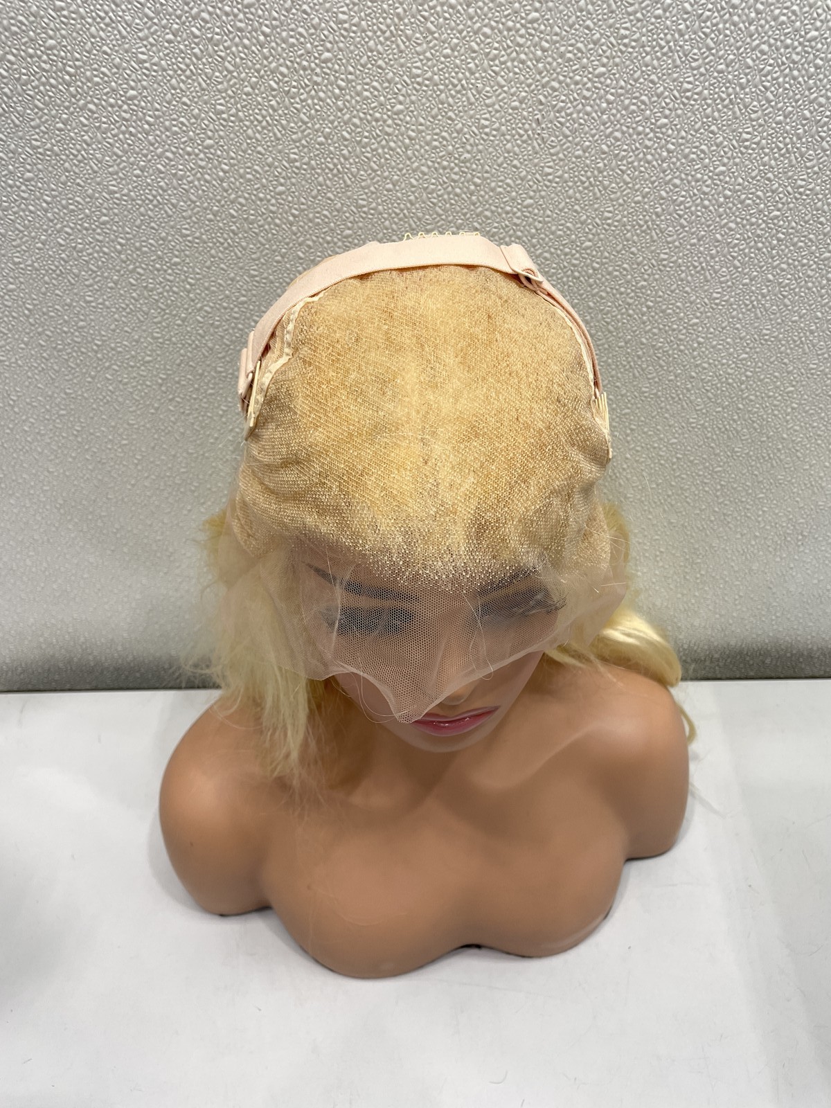 613 Blonde Body Wave Human Hair Blend 13×6 Lace Front Glueless Wig, 28″
