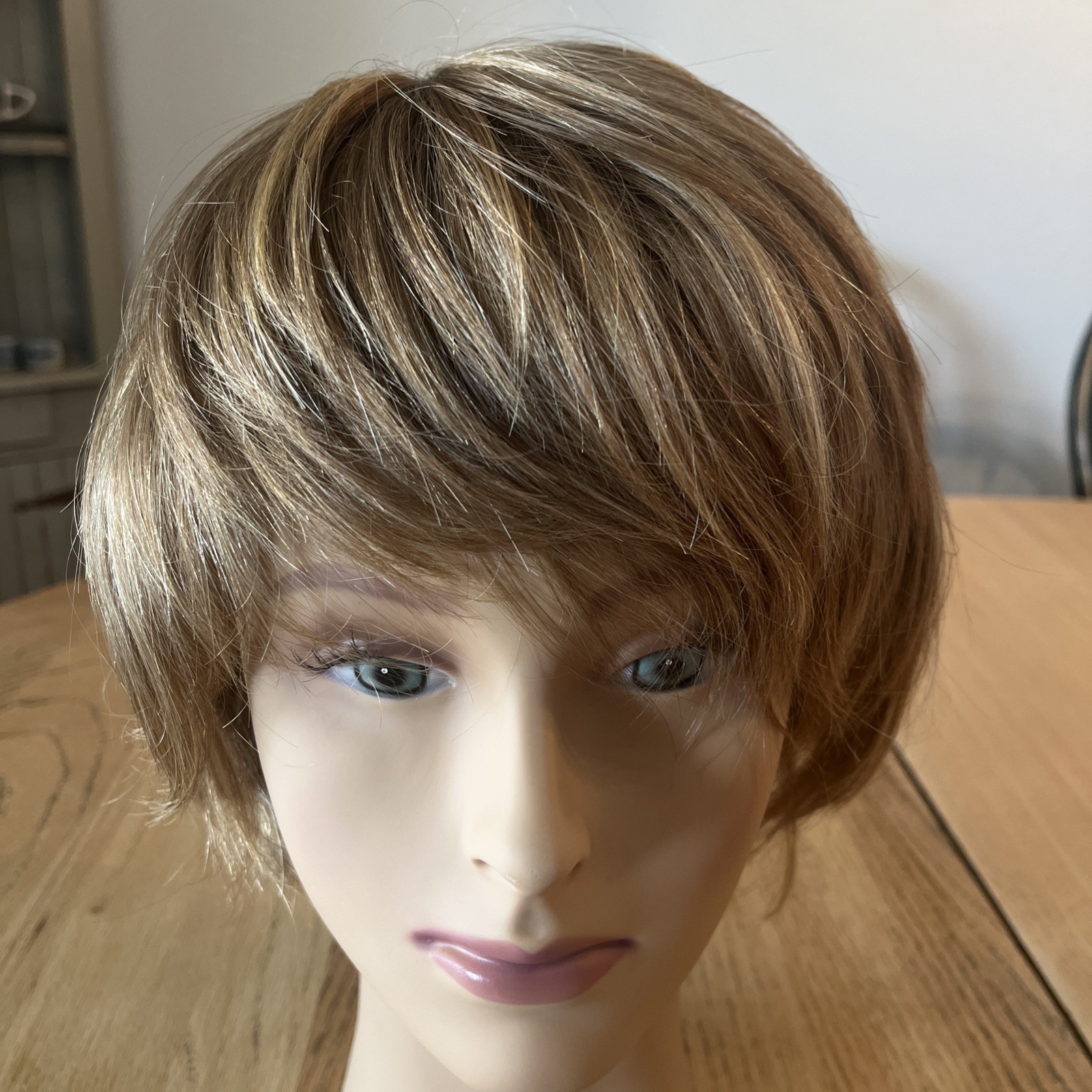 Real Human hair wig medium brown with red tinge… preowned