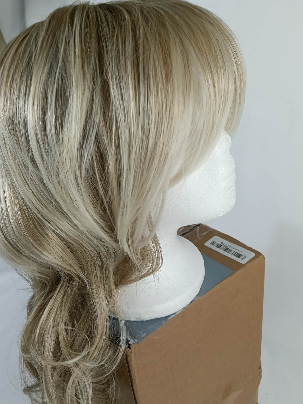 Raquel Welch Long Always Average CAP RL19/23 Biscuit Wig / New, Read*