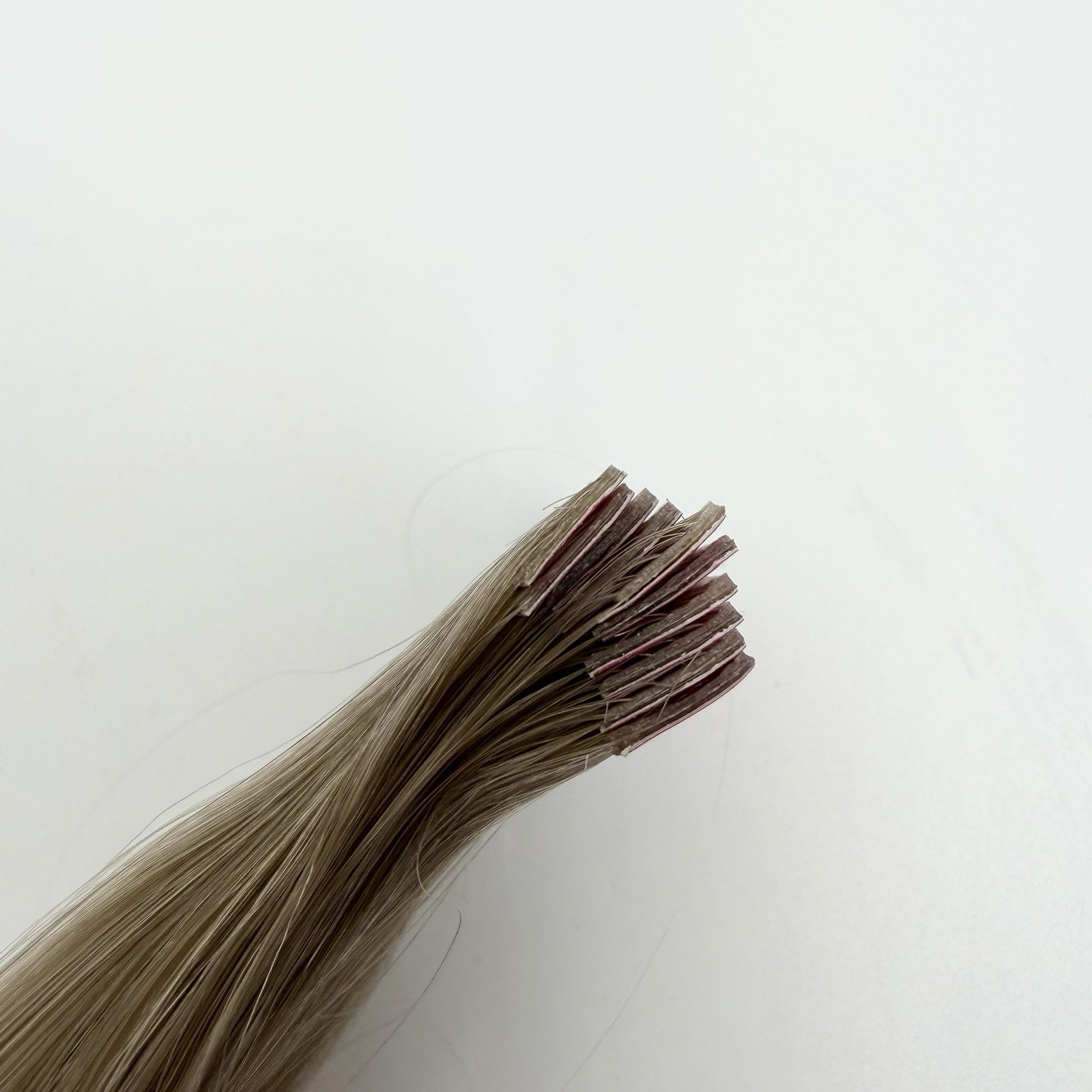 Glam Seamless 20” Tape In Hair Extension Rooted Platinum Blonde #1001 10 Pack