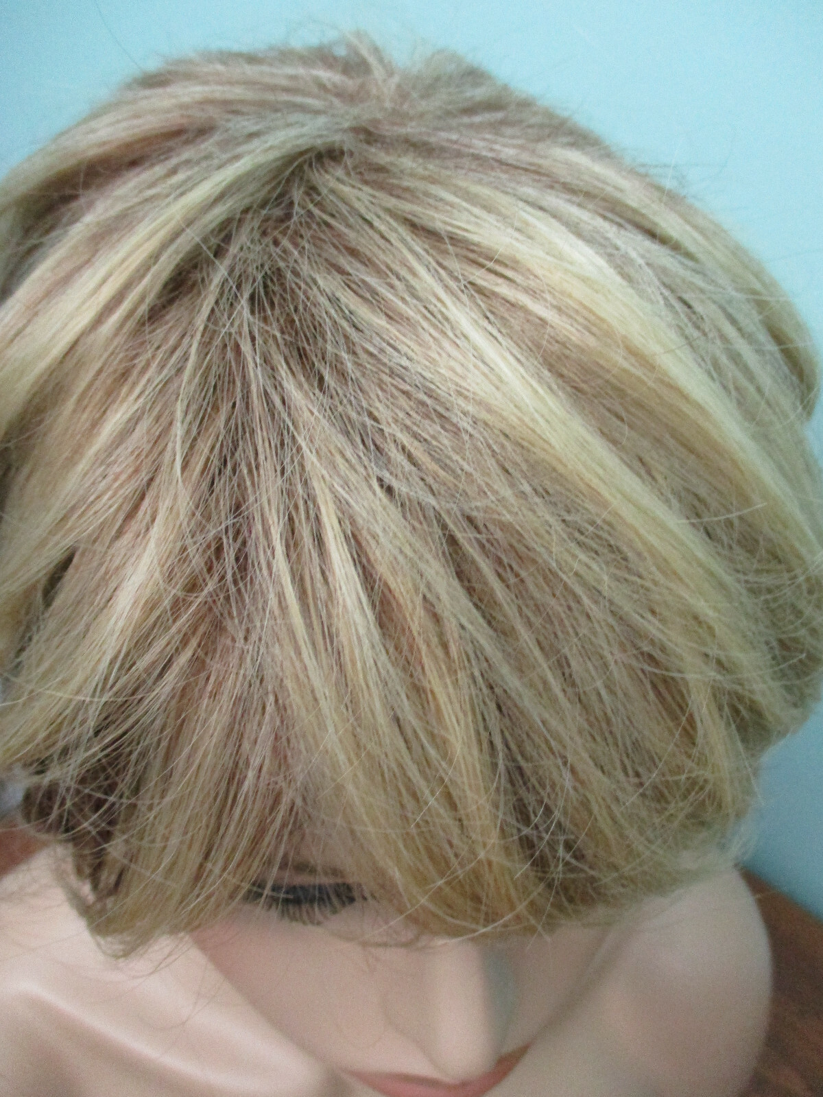 4 – 6″ blonde and medium brown asymmetrical WEDGE style WIG – sideswept bangs
