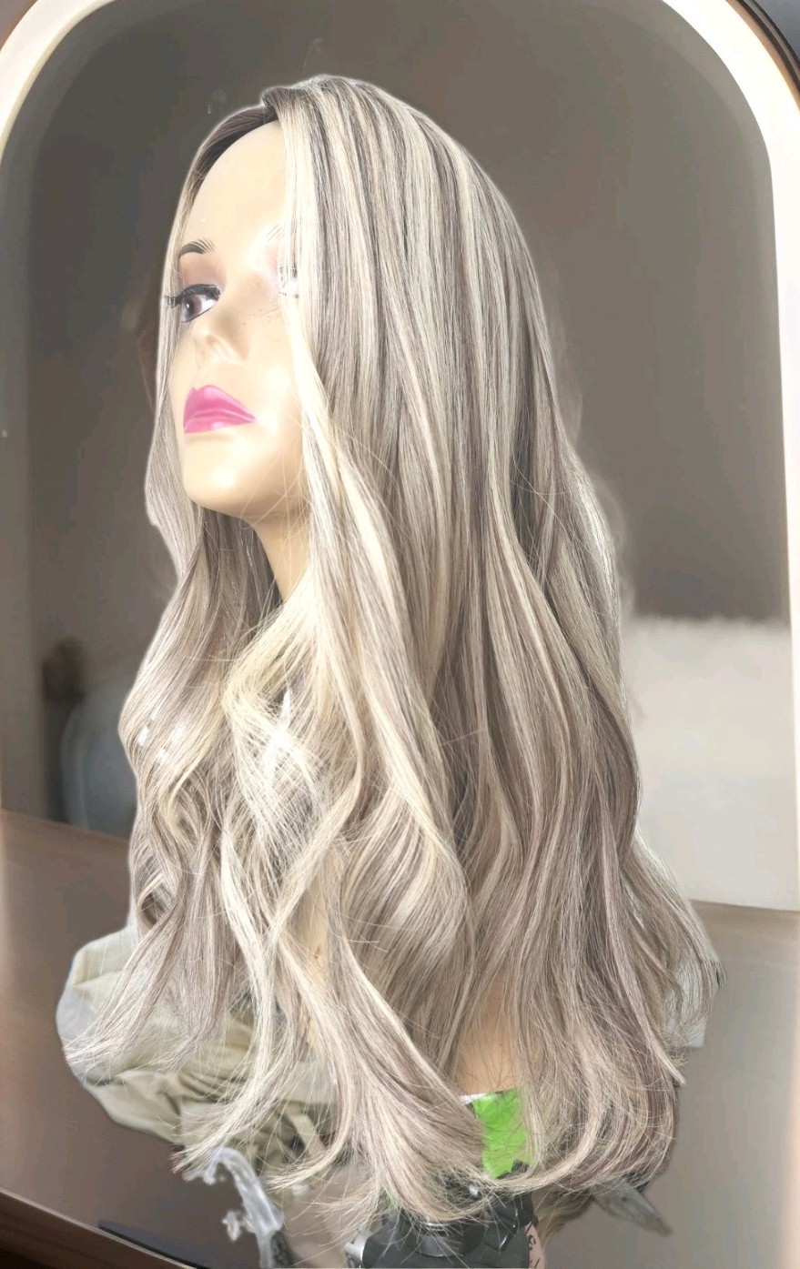 100% HUMAN HAIR 22” PLATINUM BLONDE DIMENSIONS TOPPER SILKTOP 8”X8” FREE PARTING