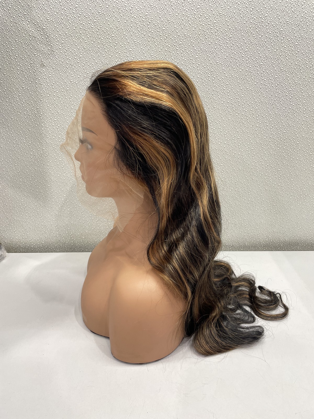 Soeyrkke 1B/27 Body Wave Human Hair Blend HD Transparent Lace Front Wig, 32″