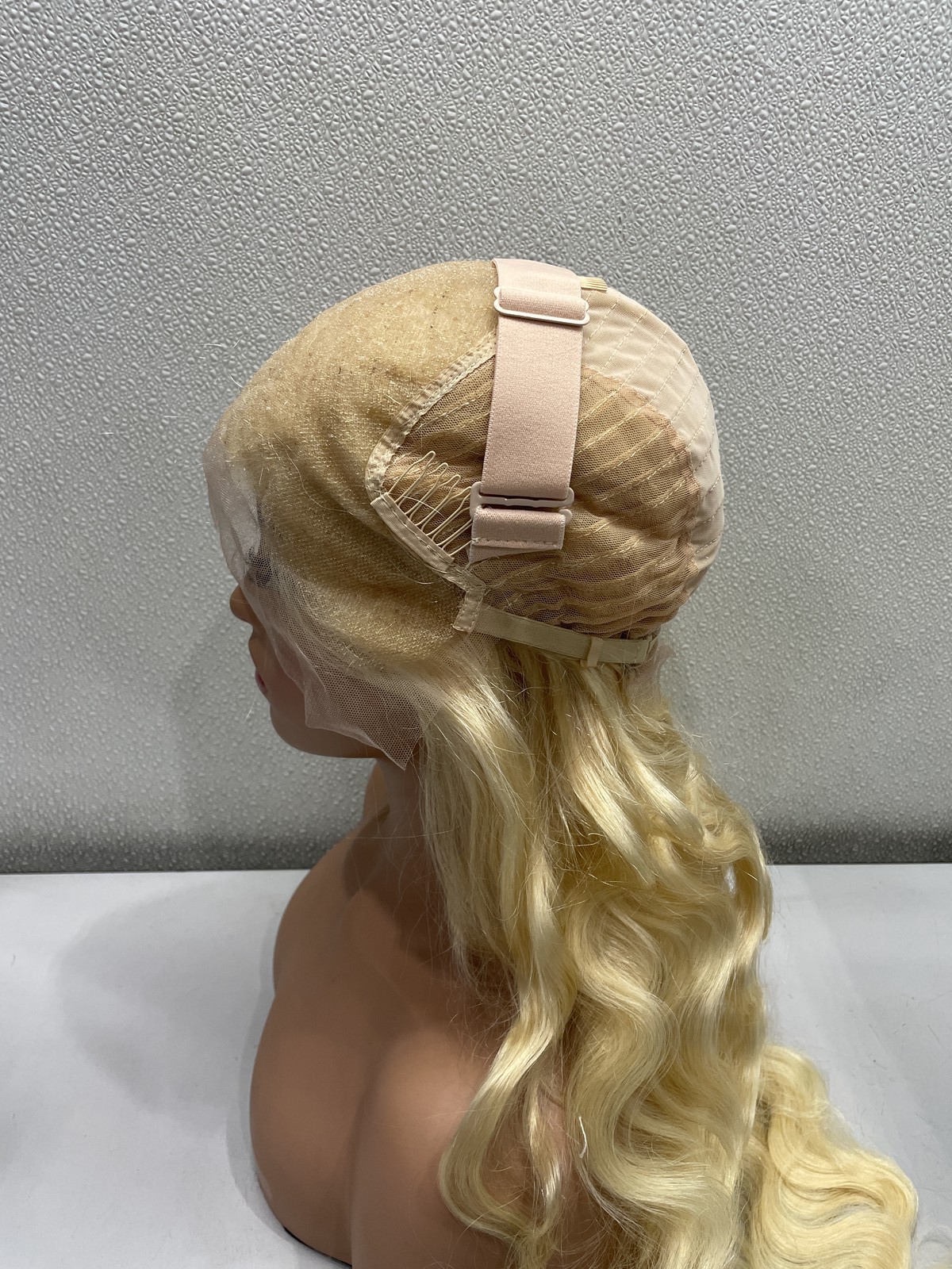 613 Blonde Body Wave Human Hair Blend 13×6 Lace Front Glueless Wig, 28″