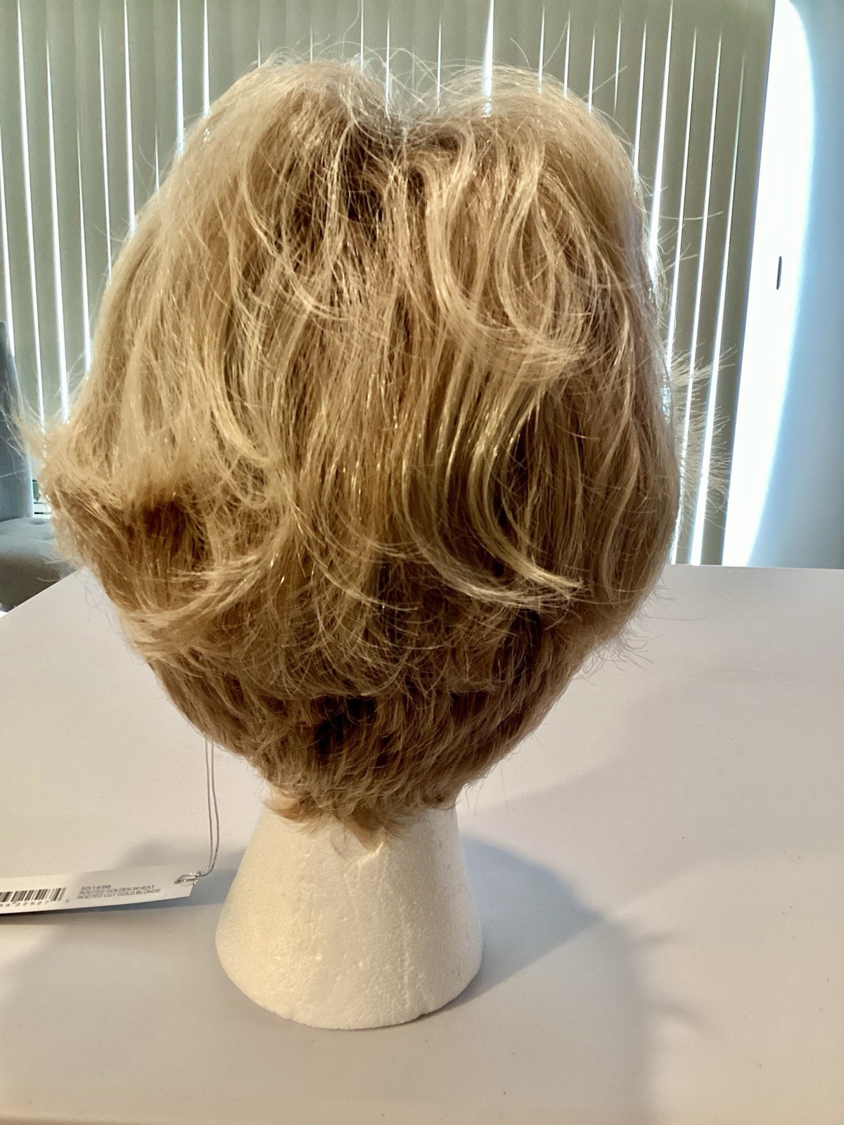 Hairdo Chic Wavy Jane Wig In Color 14/88 – Rooted Golden Wheat