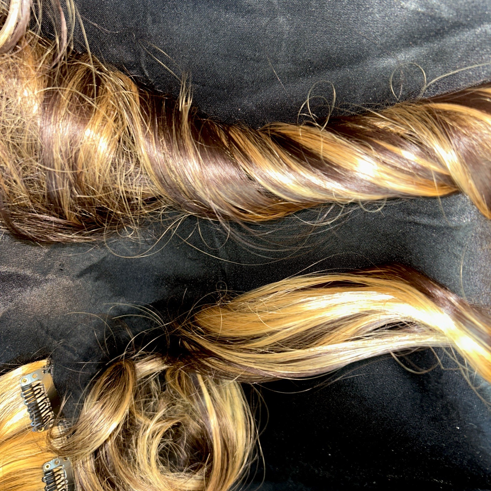Lot Clip In Hair Extensions Brunette Blonde Streaks 24” Long 5 Clip In Pieces