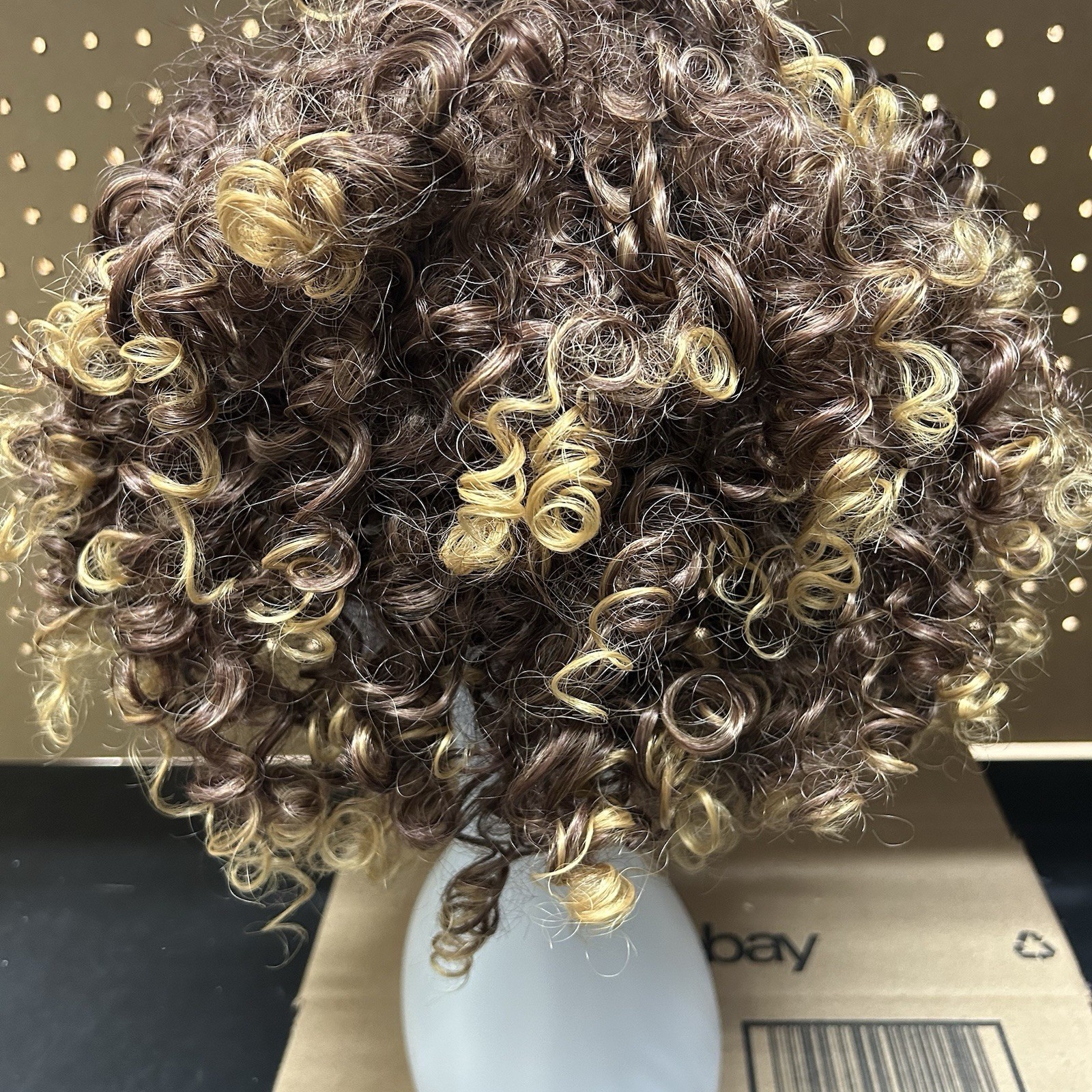 Annivia Platinum Queen’s Choice Short Curly Kinky Afro Brown Wig Women Drag-New!