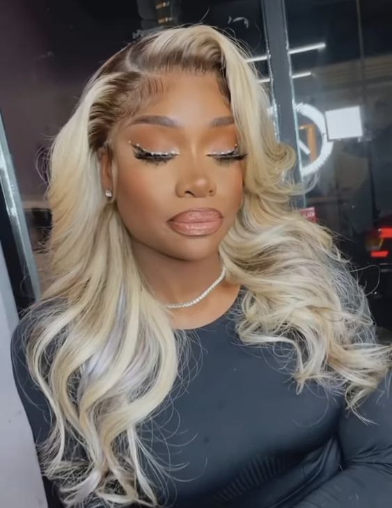 Pre Plucked Lace Frontal Wigs 150% Density Ombre 1B/613 Color Blonde Body Wave