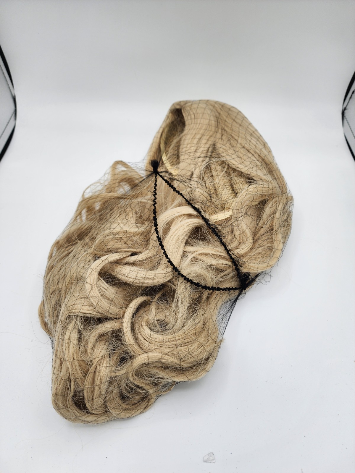 MapofBeauty 28 Inch/70 cm Long Wavy Middle Part with No Bangs, Blonde