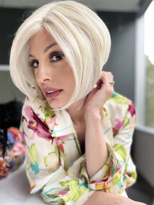 NEW IN BOX RAQUEL WELCH WIG BOUDOIR GLAM RL 16/22 SS ICED SWEET CREAM HAND TIED