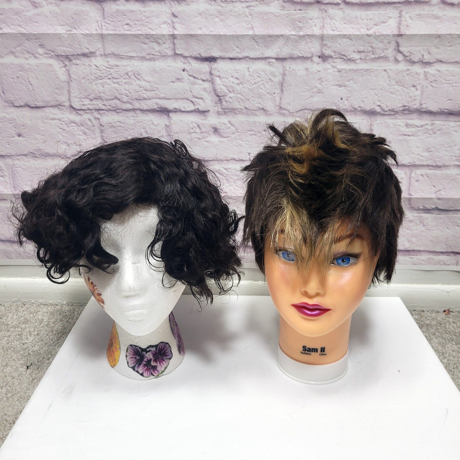 Lot 23 Pre-Owned Mixed Wigs Short Black Brunette Curly Vanessa Foxy Silver *READ