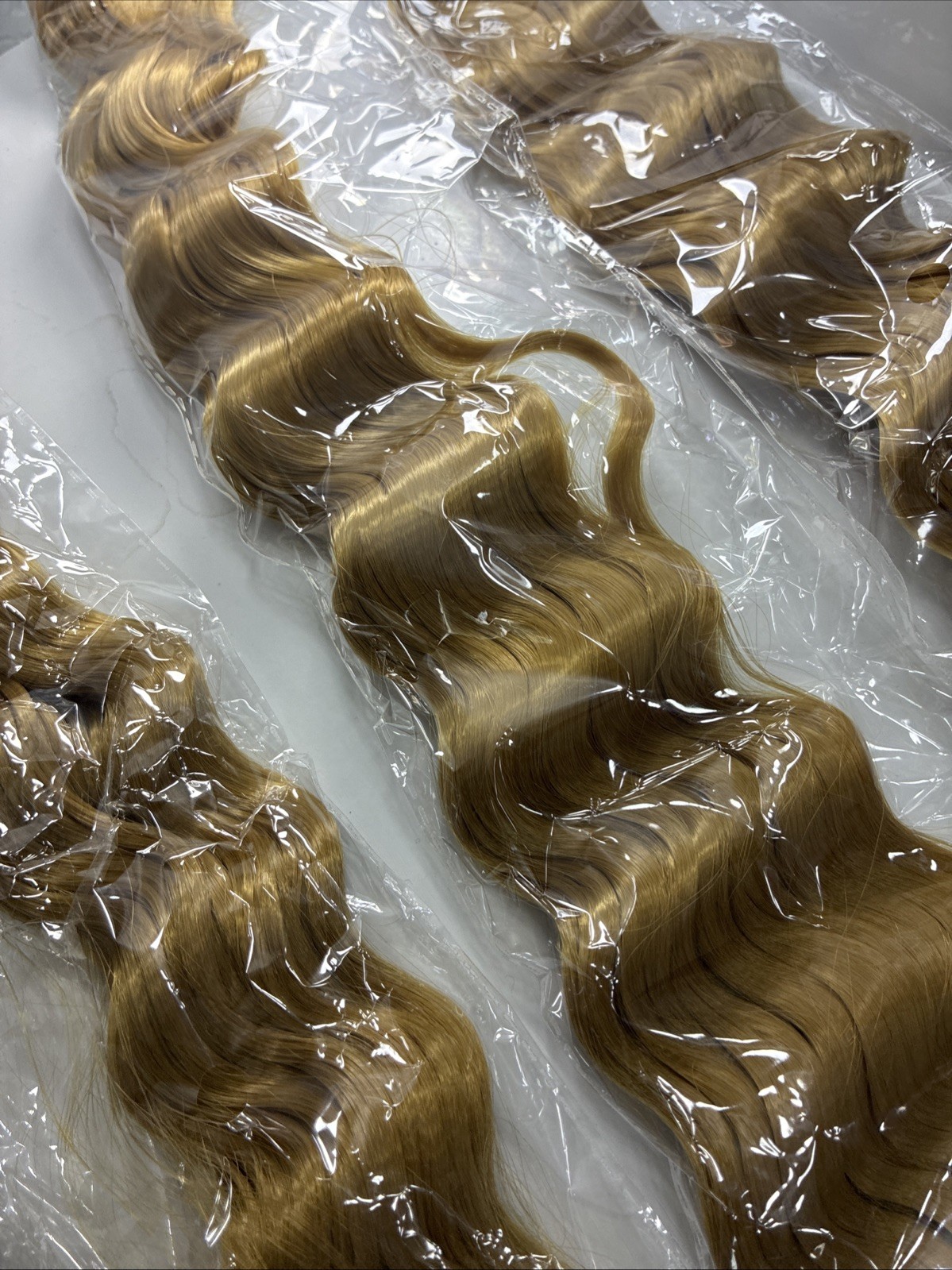 WOMENS BROWN/ BEIGE Hair Bundles 24 Inches Each Bundle Of 6