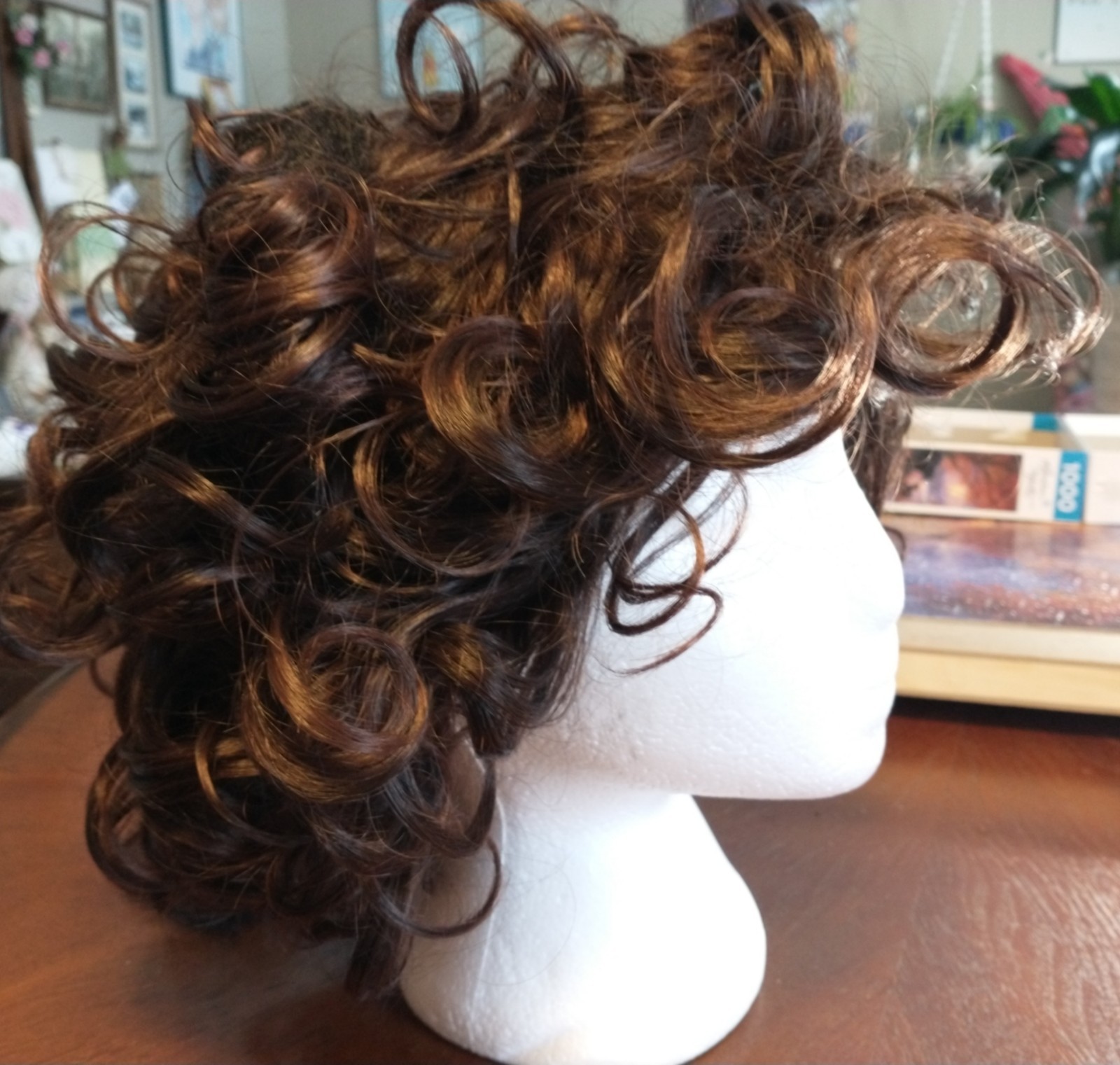 Women’s Brunette Curly Wig With Tag~New~Net~Care Instructions~Adjustable Fit~EXC