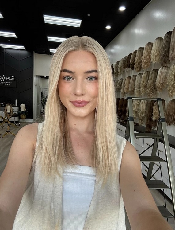 Straight Bob 13×4 Ombre Blonde Human Hair 13×4 Lace Front Wig for Women