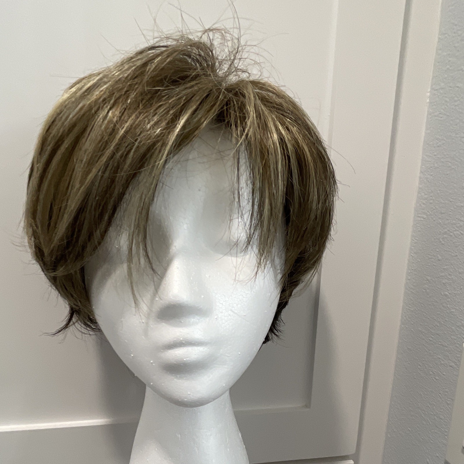 Godivas Secret Wigs Cristi Short Layered Straight Wig – Chocolate Frost Women