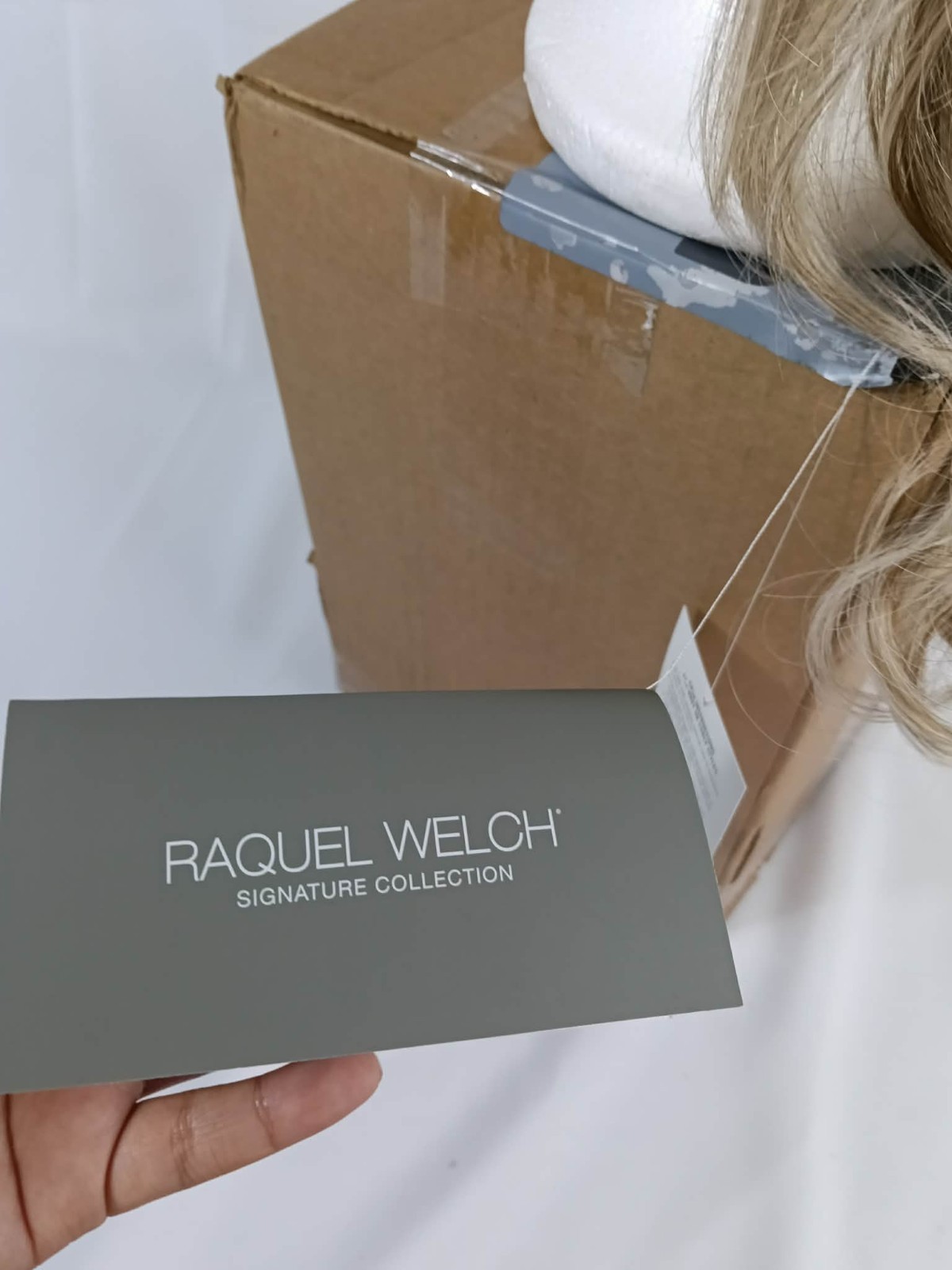 Raquel Welch Long Always Average CAP RL19/23 Biscuit Wig / New, Read*