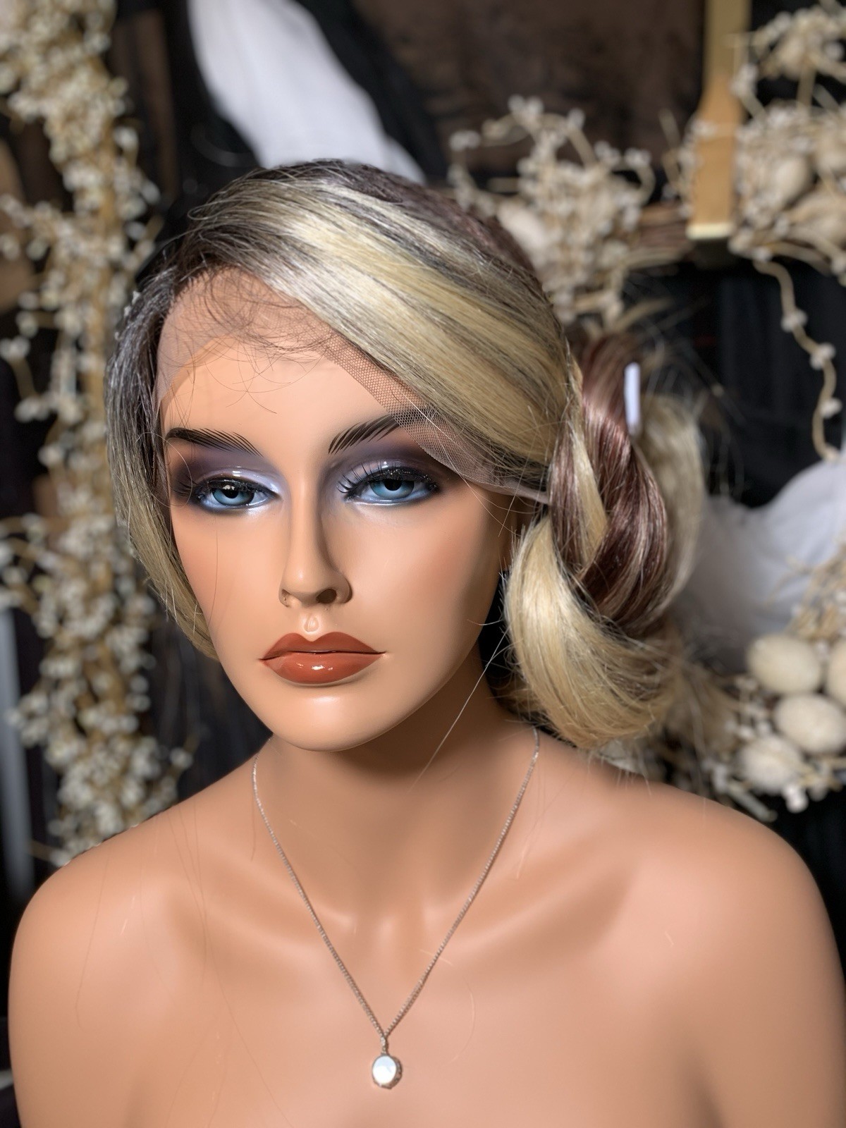 STUNNING! 30”CURLY, BLONDE MIX, LACE FRONT W/ MIDDLE PART, WIG💋