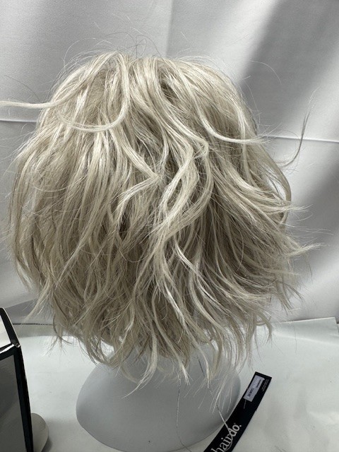 Hairdo Breezy Wave Cut Synthetic Wig -Average 15949-R56/60 Silve Mist Light Grey