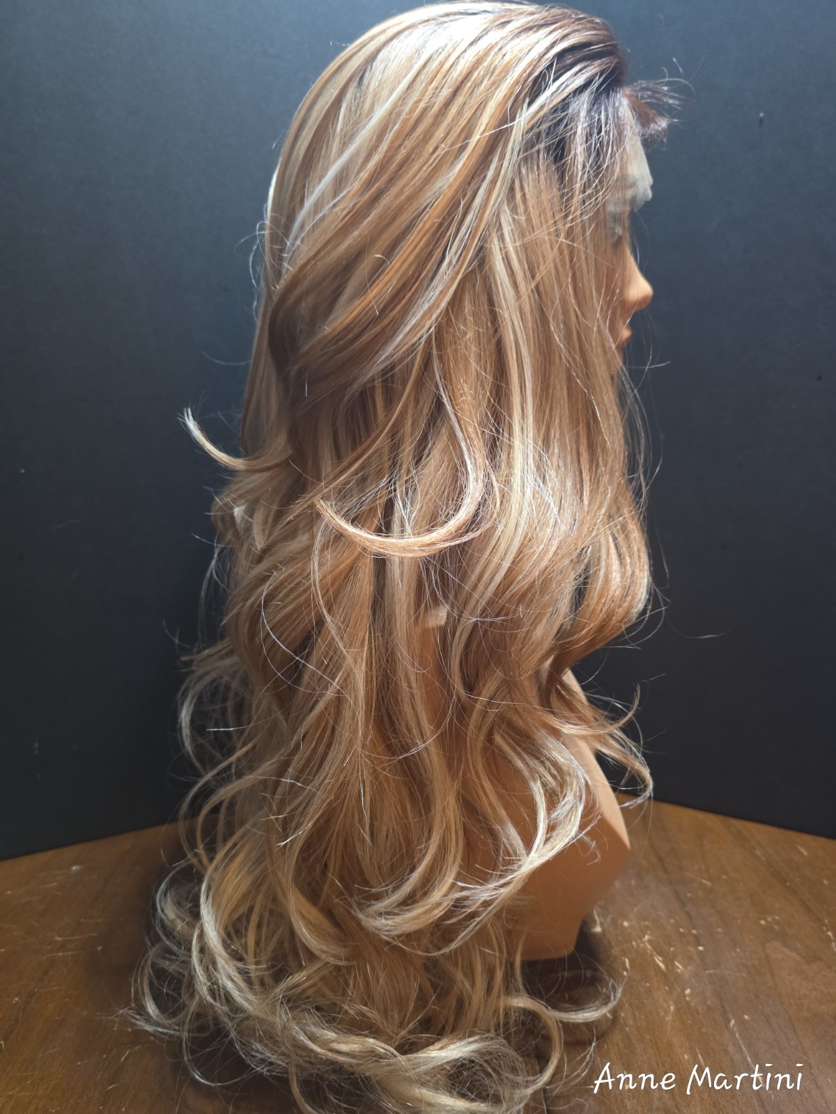 Women’s Lace Front Synthetic Wavy Wig Layered Free-Part Blonde/Light Brown Long